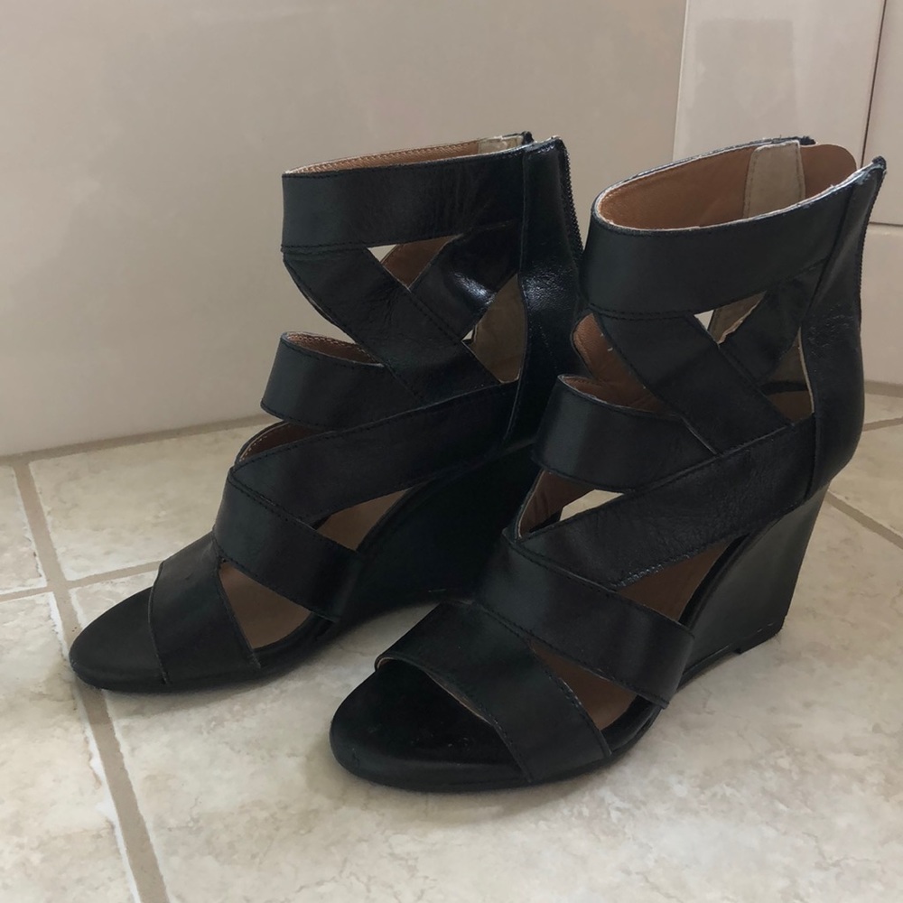 Black Aldo sandals